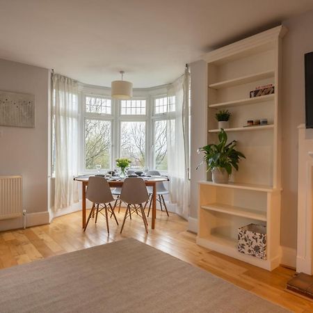 Entire Home In Streatham With Lovely Views & Ultra Fast Wi-Fi Norbury  Bagian luar foto