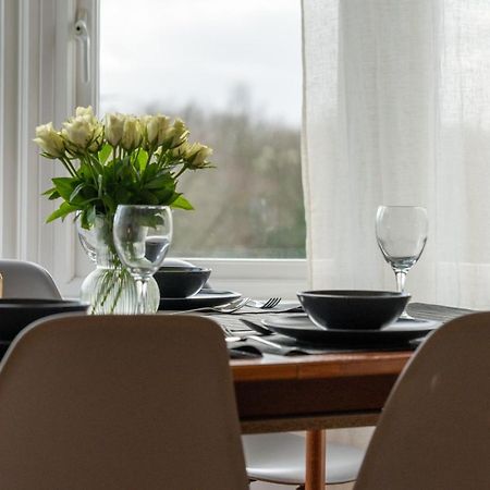 Entire Home In Streatham With Lovely Views & Ultra Fast Wi-Fi Norbury  Bagian luar foto