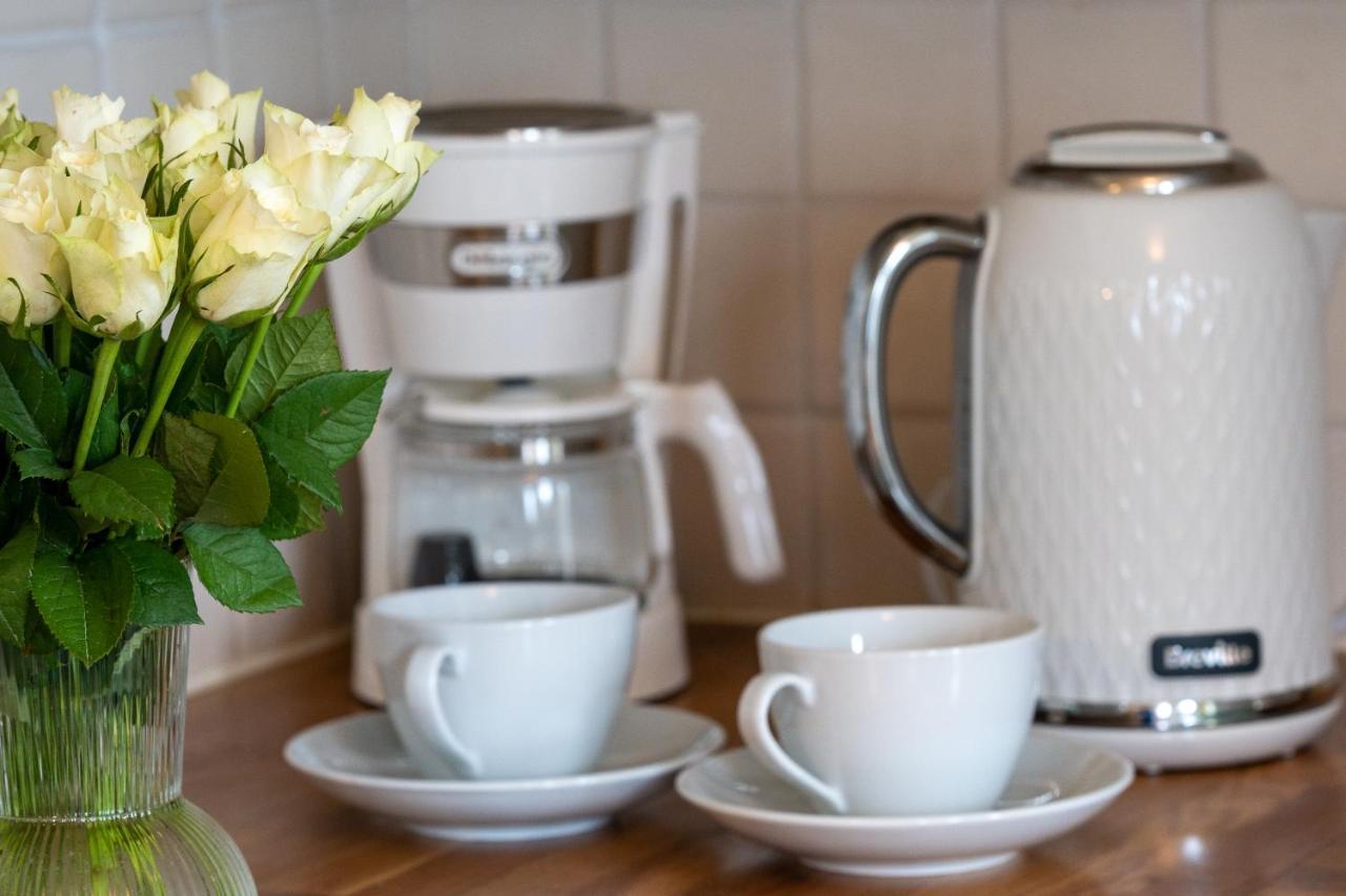 Entire Home In Streatham With Lovely Views & Ultra Fast Wi-Fi Norbury  Bagian luar foto