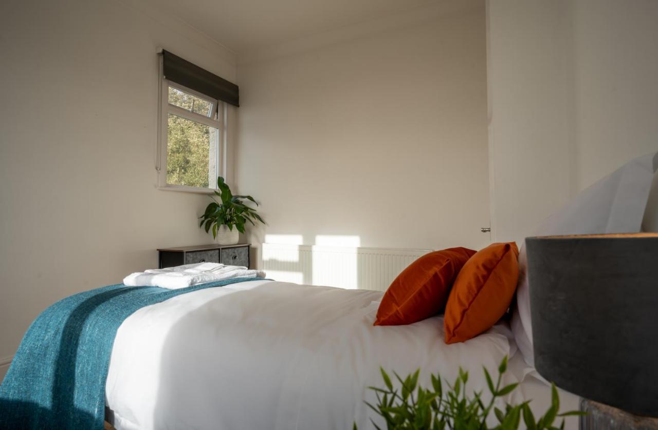 Entire Home In Streatham With Lovely Views & Ultra Fast Wi-Fi Norbury  Bagian luar foto