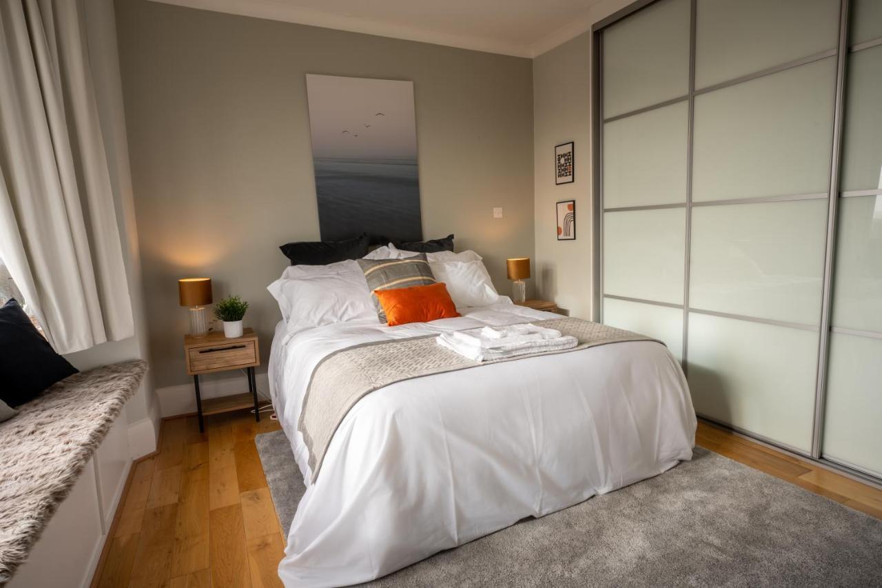 Entire Home In Streatham With Lovely Views & Ultra Fast Wi-Fi Norbury  Bagian luar foto